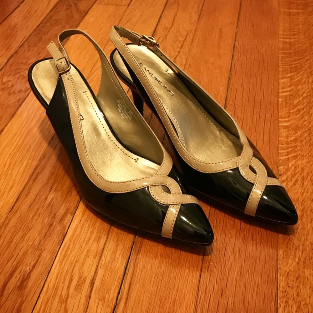 Bandolino Pointy Toe Shoe with Heel Strap
